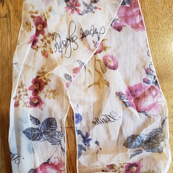 Beautiful Silk Flower Scarf - Picture 3 of 3